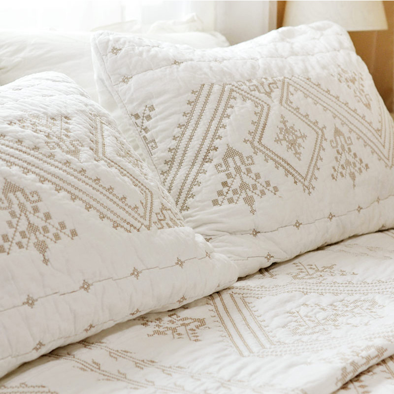 cross stitching white full size quilt bedspread set