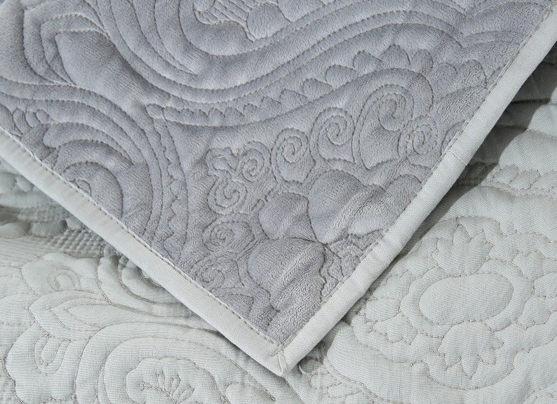 embroidered velvet quilt sets